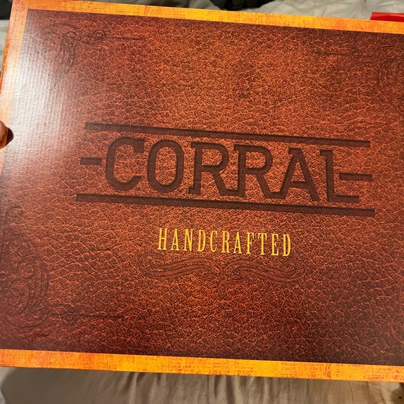 Corral Tan Leather Heeled Cowboy Boots with Sparkly Details - Picture 5 of 5